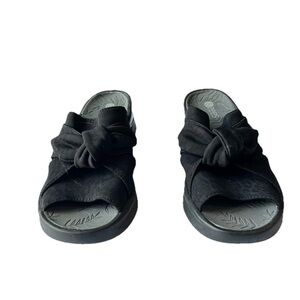 Bzees Black Knotted Slide Sandals